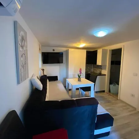 Apartmaji Emina Koper
