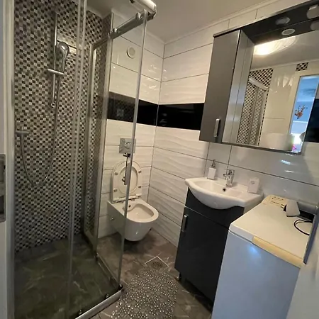 Apartmaji Emina * Koper
